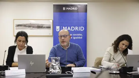 El delegado de Pol&iacute;ticas Sociales, Familia e Igualdad, Jos&eacute; Fern&aacute;ndez, durante el Pleno del Observatorio Municipal de Violencia contra las Mujeres - Foto Ayuntamiento de Madrid
