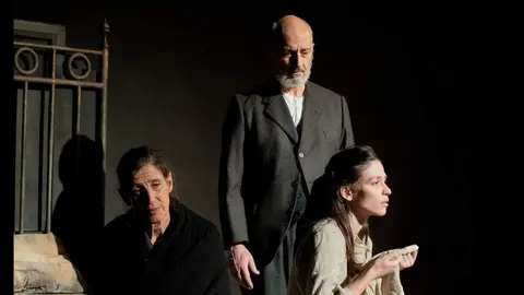 Escena de la obra &lsquo;Noche&rsquo;, de Alejandro Sawa. Imagen de Javier Naval