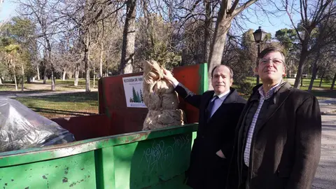 Carabante y P&aacute;ramo durante la presentaci&oacute;n de la campa&ntilde;a de recogida de abetos navide&ntilde;os