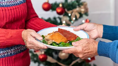 El servicio de comida a domicilio para personas mayores o con discapacidad servir&aacute; 60.000 men&uacute;s al a&ntilde;o - Foto del Ayuntamiento de Fuenlabrada