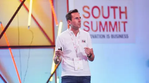 Enric Costa durante una intereni&oacute;n en el South Summit de Madrid