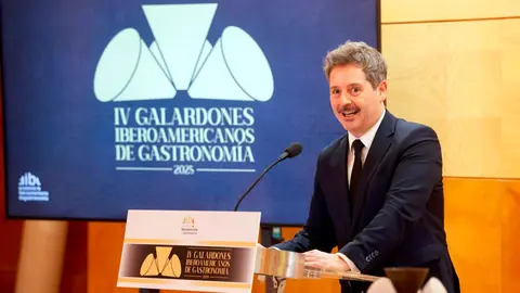 El consejero De Paco Serrano, en los IV Galardones Iberoamericanos de Gastronom&iacute;a - Foto Comunidad de Madrid