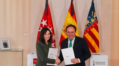 Firma protocolo de colaboraci&oacute;n para compartir estrategias tur&iacute;sticas - Foto Comunidad de Madrid