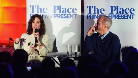 Jorge Azc&oacute;n e Isabel D&iacute;az Ayuso, en un acto con j&oacute;venes en una discoteca de Zaragoza | Foto del PP de Arag&oacute;n