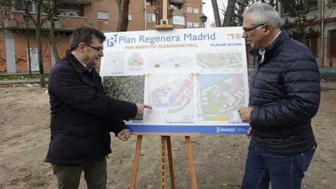 Gonz&aacute;lez e Izquierdo durante la presentaci&oacute;n del Plan Regenera