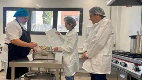 P&eacute;rez supervisa las inspecciones sanitarias en Hortaleza, durante una visita a la Escuela Infantil Municipal La Ardilla