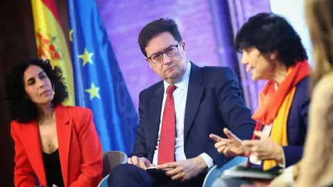 &Oacute;scar L&oacute;pez en el encuentro Mujeres y Tecnolog&iacute;a - Foto del Ministerio de Transformaci&oacute;n Digital