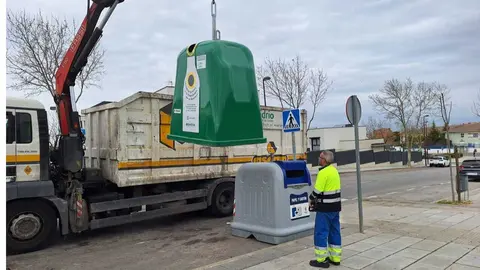 Contenedores de vidirio - Foto del Ayuntamiento de Paracuellos del Jarama