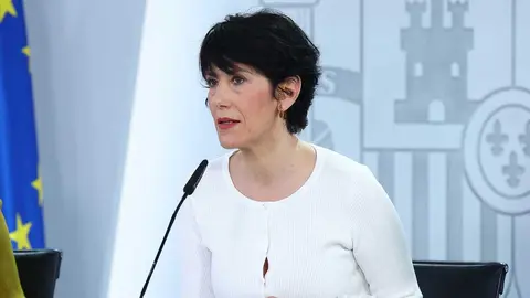 La portavoz del Gobierno, Elma Saiz, en la rueda de prensa posterior al Consejo de Ministros - Foto de Moncloa/Fernando Calvo