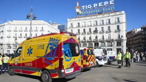 Veh&iacute;culos de Polic&iacute;a Municipal y SAMUR-PC participantes en el dispositivo