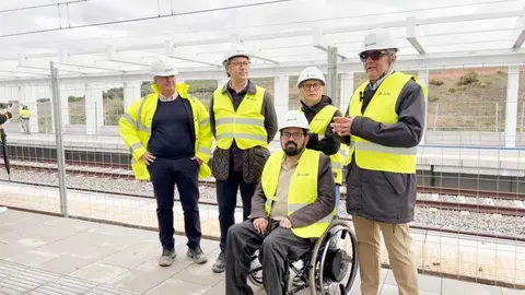 Visita de la construcci&oacute;n de la nueva estaci&oacute;n de Cercan&iacute;as de Parla Norte con vecinos - Foto del Ayuntamiento de Parla