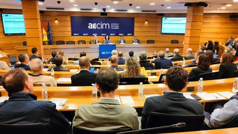 AECIM crea la Comisi&oacute;n de Defensa y Aeron&aacute;utica de Madrid para pymes - Foto de AECIM