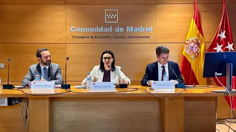 La consejera de Educaci&oacute;n, Ciencia y Universidades, presidiendo la reuni&oacute;n del Observatorio regional - Foto Comunidad de Madrid