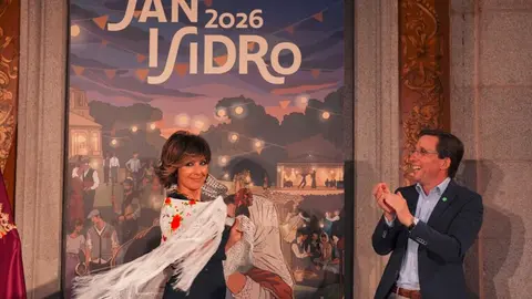 El alcalde de Madrid, Jos&eacute; Luis Mart&iacute;nez-Almeida, junto a Sonsoles &Oacute;nega, pregonera de las Fiestas de San Isidro 2026 - Foto Ayuntamiento de Madrid
