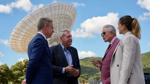 El Embajador Benjam&iacute;n Le&oacute;n Jr. felicita en Robledo de Chavela al equipo de la NASA por el &eacute;xito de Artemis II - Foto de la Embajada de Estados Unidos en Espa&ntilde;a y Portugal