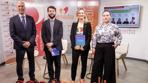 Participantes en el di&aacute;logo sobre farmacias y migraci&oacute;n | Foto de Servimedia/Jorge Villa