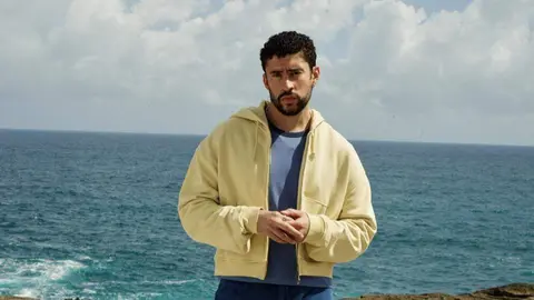 Zara lanza a escala global su esperada colecci&oacute;n de moda dise&ntilde;ada en colaboraci&oacute;n con Bad Bunny - Foto de Zara
