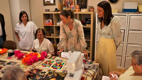 La consejera D&aacute;vila, en la Residencia y el Centro Social Perpetuo Socorro - Foto Comunidad de Madrid