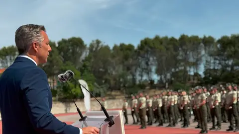 El consejero Novillo en la graduaci&oacute;n y entrega de diplomas en el Instituto de Formaci&oacute;n Integral en Seguridad y Emergencias - Foto Comunidad de Madrid