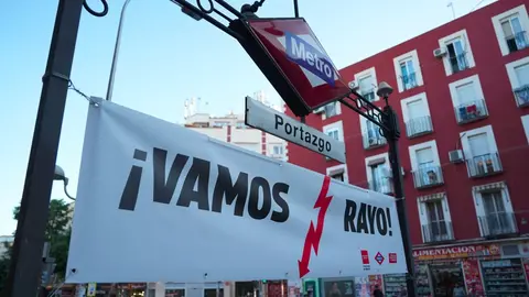 Las estaciones de Metro que recorren Vallecas animan al Rayo en la final de la Conference League - Foto Comunidad de Madrid