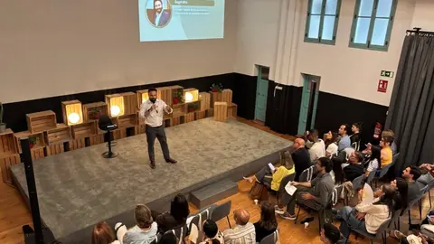 &Aacute;ngel Ni&ntilde;o, en un encuentro de la Red de Mentores de Madrid Emprende - Foto Ayuntamiento de Madrid