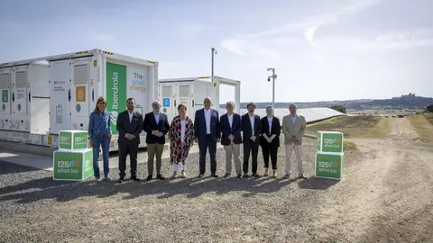 Iberdrola estrena en C&aacute;ceres la mayor bater&iacute;a de almacenamiento de energ&iacute;a de Espa&ntilde;a con 120 MWh de capacidad - Foto de Iberdrola