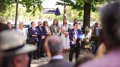 Jos&eacute; Luis Mart&iacute;nez-Almeida, durante la inauguraci&oacute;n de los jardines dedicados al periodista Miguel &Aacute;ngel Moncholi