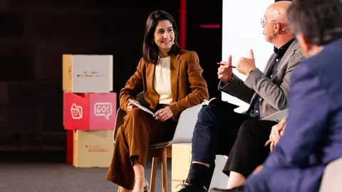 Laia Corbella - Foto en el Encuentro Derechos Digitales
