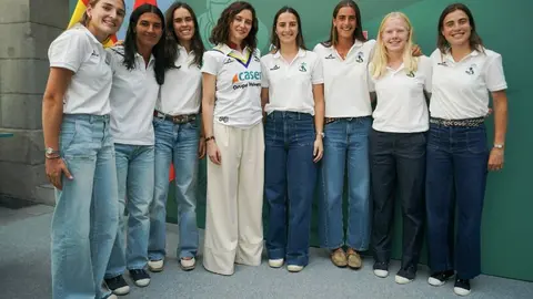 Ayuso felicita a los equipos de hockey hierba  del Real Club de Campo Villa de Madrid - Foto Comunidad de Madrid