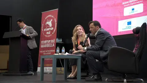 Emilio Corchado (StartUp Ol&eacute;), Anna Gorzkowska (BEI) y Andr&eacute;s Dulanto (EFE), durante la jornada inaugural.