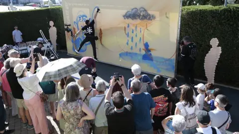 Intervenci&oacute;n de arte urbano en directo del autor local SUSO33 - Foto Comunidad de Madrid