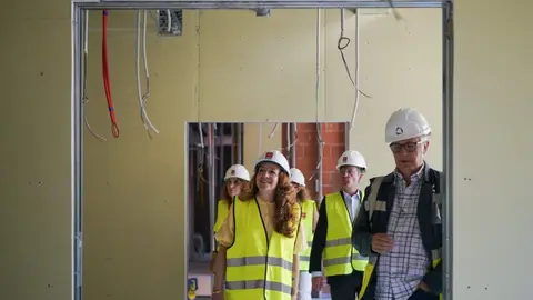 La consejera de Sanidad, durante su visita a las obras del nuevo centro de salud - Foto Comunidad de Madrid