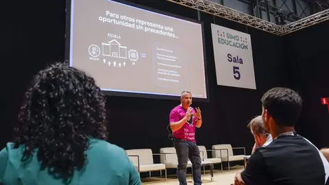 SIMO EDUCACI&Oacute;N