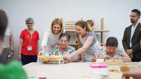 La consejera D&aacute;vila ha visitado hoy en Alcal&aacute; de Henares el proyecto Villa  Delta de la Fundaci&oacute;n Astier - Foto Comunidad de Madrid