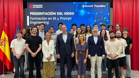 El consejero de Digitalizaci&oacute;n, Miguel L&oacute;pez-Valverde,  en el Centro de Innovaci&oacute;n Digitaliza Madrid durante la presentaci&oacute;n de la  campa&ntilde;a estival - Foto Comunidad de Madrid