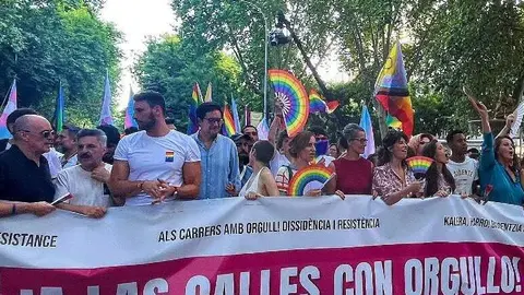 Varios ministros encabezan la primera pancarta de la manifestaci&oacute;n del Orgullo | Foto de Servimedia