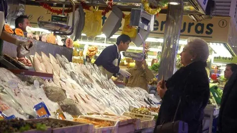 UATAE alerta del cierre silencioso de m&aacute;s de 10.454 tiendas locales en Espa&ntilde;a - Foto de UATAE
