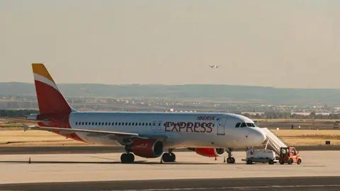 Iberia Express convertir&aacute; la ruta Madrid-Mallorca en un puente a&eacute;reo con 11 vuelos diarios por sentido - Foto de Iberia Express