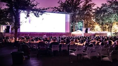 Imagen de archivo del ciclo &lsquo;Cine caliente&rsquo; en el parque de la Bombilla