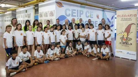 El delegado de Pol&iacute;ticas Sociales, Familia e Igualdad y el concejal de Fuencarral-El Pardo, en uno de estos campamentos en el CEIP Pr&iacute;ncipe Felipe - Foto Ayuntamiento de Madrid