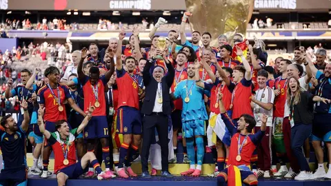 Espa&ntilde;a, campeona del mundo 2026 - Foto de la Selecci&oacute;n Espa&ntilde;ola de F&uacute;tbol levantando la Copa del Mundo tras ganar a Argentina 1-0 en la final en Nueva Jersey