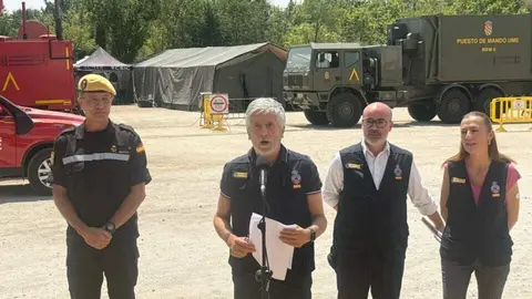 El ministro del Interior habla en p&uacute;blico tras la reuni&oacute;n del Cecod - Foto Servimedia / DSB
