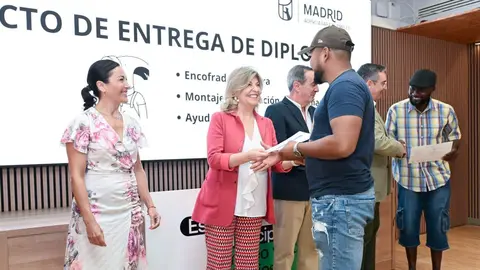 Engracia Hidalgo en la entrega de Diplomas Empleo - Foto Ayuntamiento de Madrid
