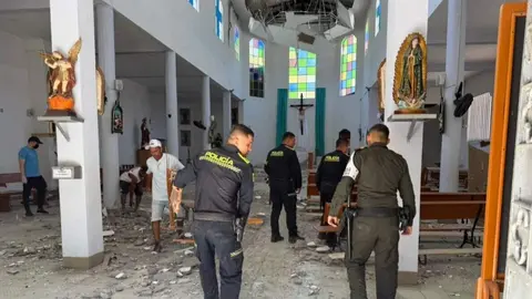 Servicios de emergencia en una iglesia de Colombia - Foto Polic&iacute;a de Colombia