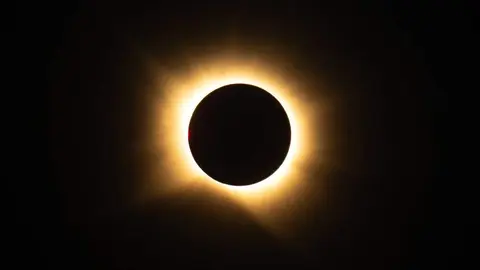Corona solar durante el eclipse total en Espa&ntilde;a - Foto NASA/Bill Ingalls