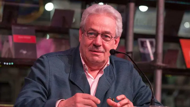Lunes, 4 de Mayo 2015. En el marco de la 41a Feria Internacional del Libro de Buenos Aires se realizo la conferencia: La literatura de la Ciudad de M&eacute;xico con el escritor Gonzalo Celorio en el Stand de la Ciudad de Mexico.
Foto: Antonio Nava / Secretaria de Cultura