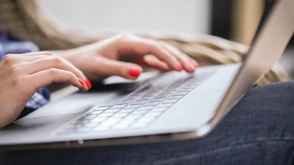 Empleo - mujer emprendedora - Foto 
Racool_studio