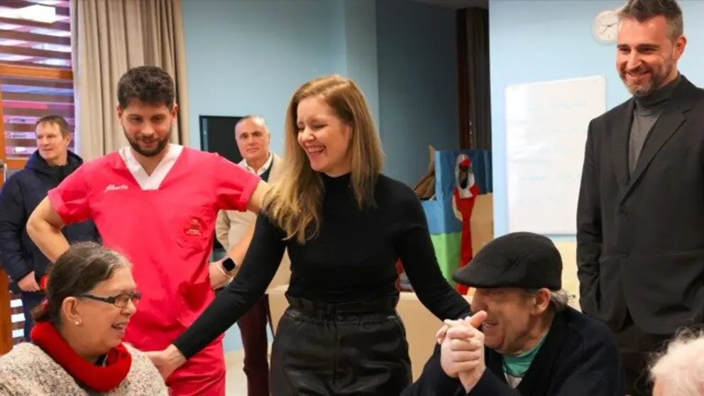 Ana D&aacute;vila en su visita a El Berrueco - Foto Comunidad de Madrid