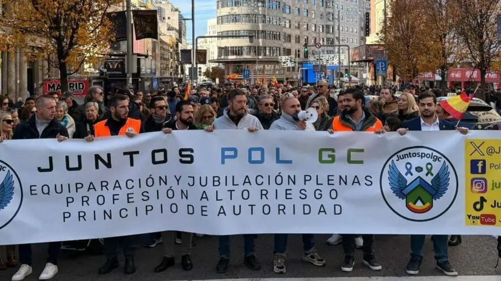 Manifestaci&oacute;n Policias y Guardias Civiles - X @JuntosPolGc