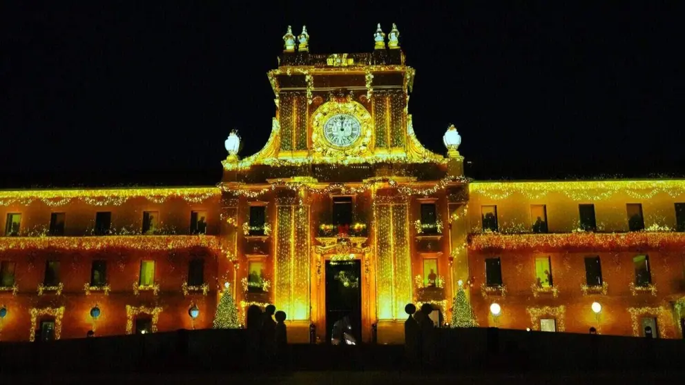 Imagen del videomapping &lsquo;Una navidad de luz&rsquo;, en Centro Cultural Conde Duque
 - Foto Ayuntamiento de Madrid